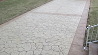 Driveway-random stone with rough textured border pattern